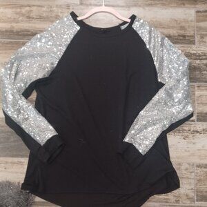 Plus Sized Bling Sleeved & Black Long Sleeve Crew Neck Lightweight Top XXL